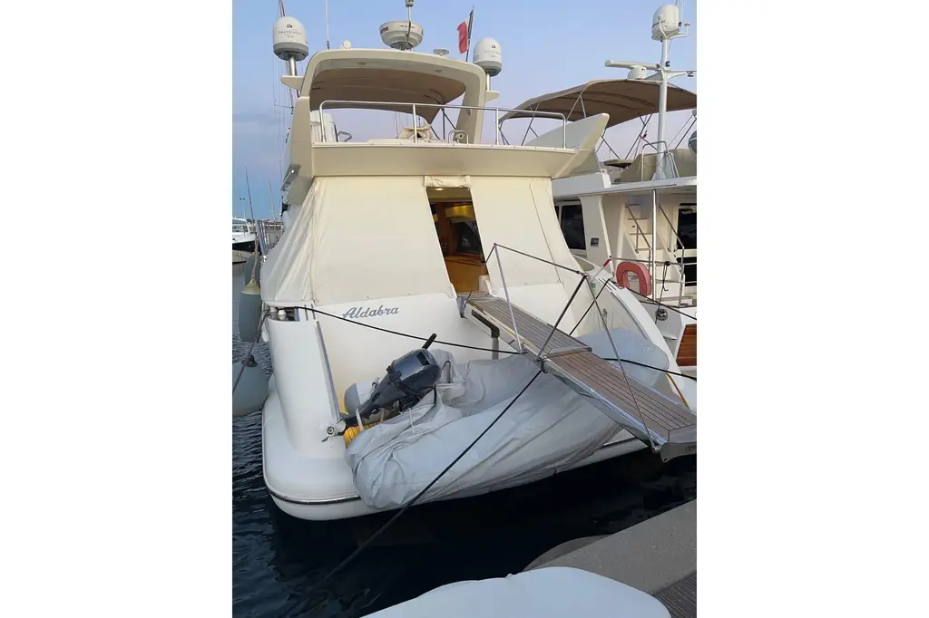 2007 Azimut 55E Yacht For Sale in Antibes 2007 Azimut 55E Yacht For Sale in Antibes