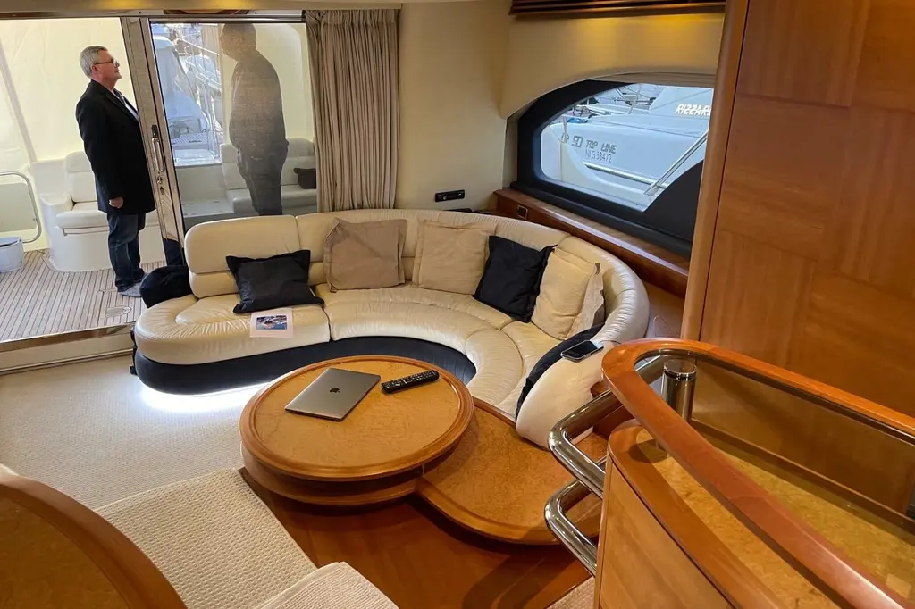 2007 Azimut 55E Yacht For Sale in Antibes 2007 Azimut 55E Yacht For Sale in Antibes
