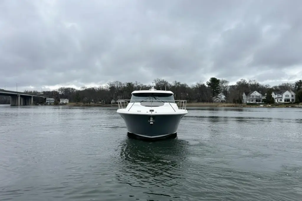 2016 Tiara Yachts C44 Coupe Yacht For Sale in Greenwich CT 2016 Tiara Yachts C44 Coupe Yacht For Sale in Greenwich CT