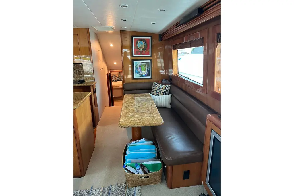 2006 Hatteras 54 Convertible Yacht For Sale in La Romana 2006 Hatteras 54 Convertible Yacht For Sale in La Romana