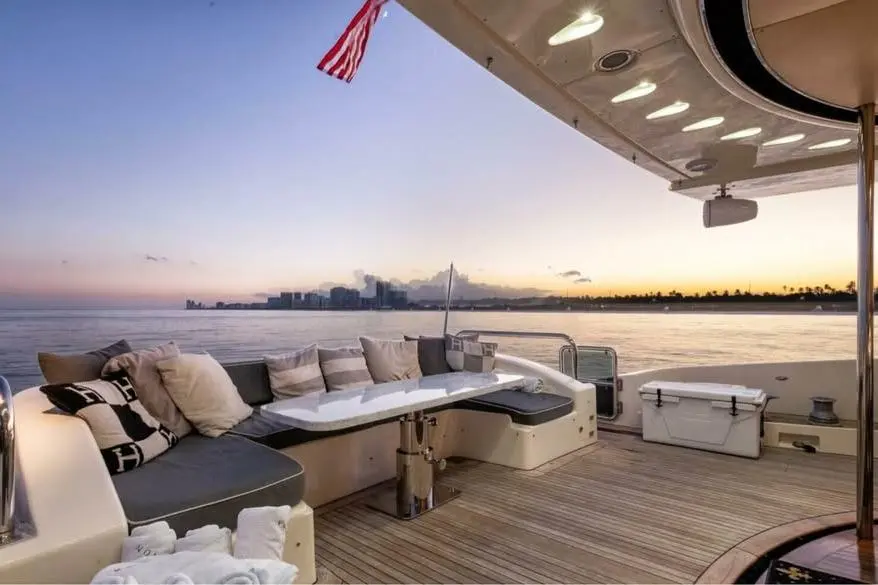 INTERVENTION 2010 Azimut 100 Leonardo Yacht For Sale in Fort Lauderdale FL INTERVENTION 2010 Azimut 100 Leonardo Yacht For Sale in Fort Lauderdale FL