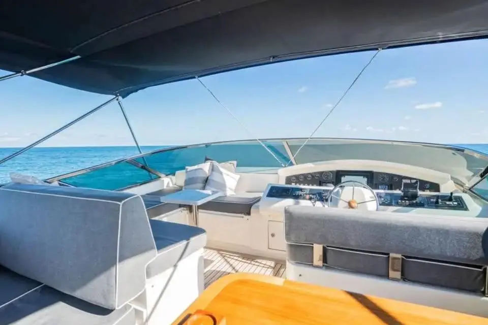 INTERVENTION 2010 Azimut 100 Leonardo Yacht For Sale in Fort Lauderdale FL INTERVENTION 2010 Azimut 100 Leonardo Yacht For Sale in Fort Lauderdale FL