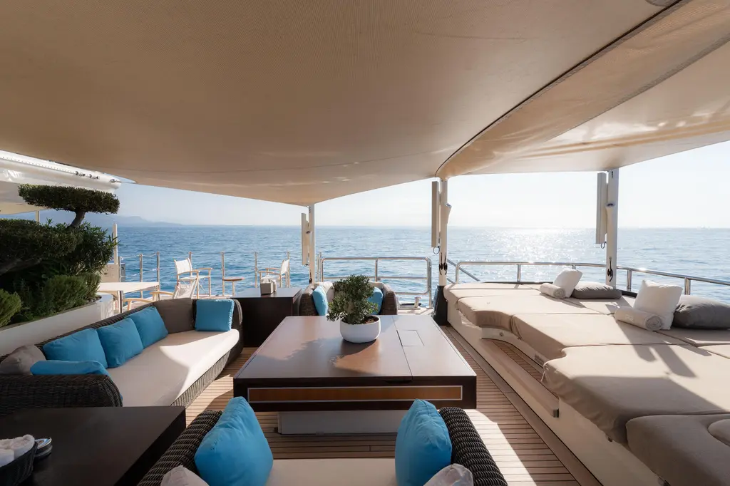 RENEGADE 1992 Custom Yacht For Sale in Saint-Tropez 83 RENEGADE 1992 Custom Yacht For Sale in Saint-Tropez 83