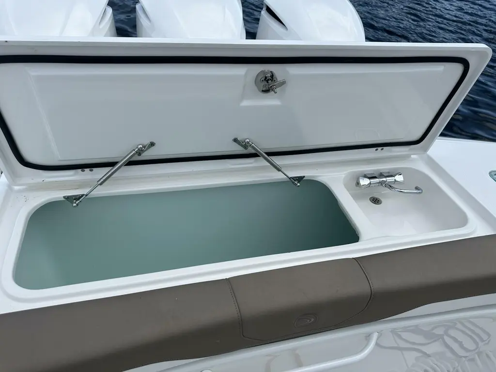PERFECTION 2020 EdgeWater 370CC Yacht For Sale in Lighthouse Point FL PERFECTION 2020 EdgeWater 370CC Yacht For Sale in Lighthouse Point FL