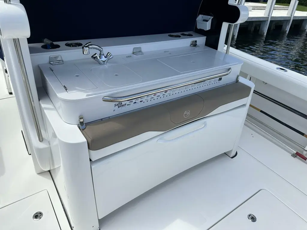 PERFECTION 2020 EdgeWater 370CC Yacht For Sale in Lighthouse Point FL PERFECTION 2020 EdgeWater 370CC Yacht For Sale in Lighthouse Point FL