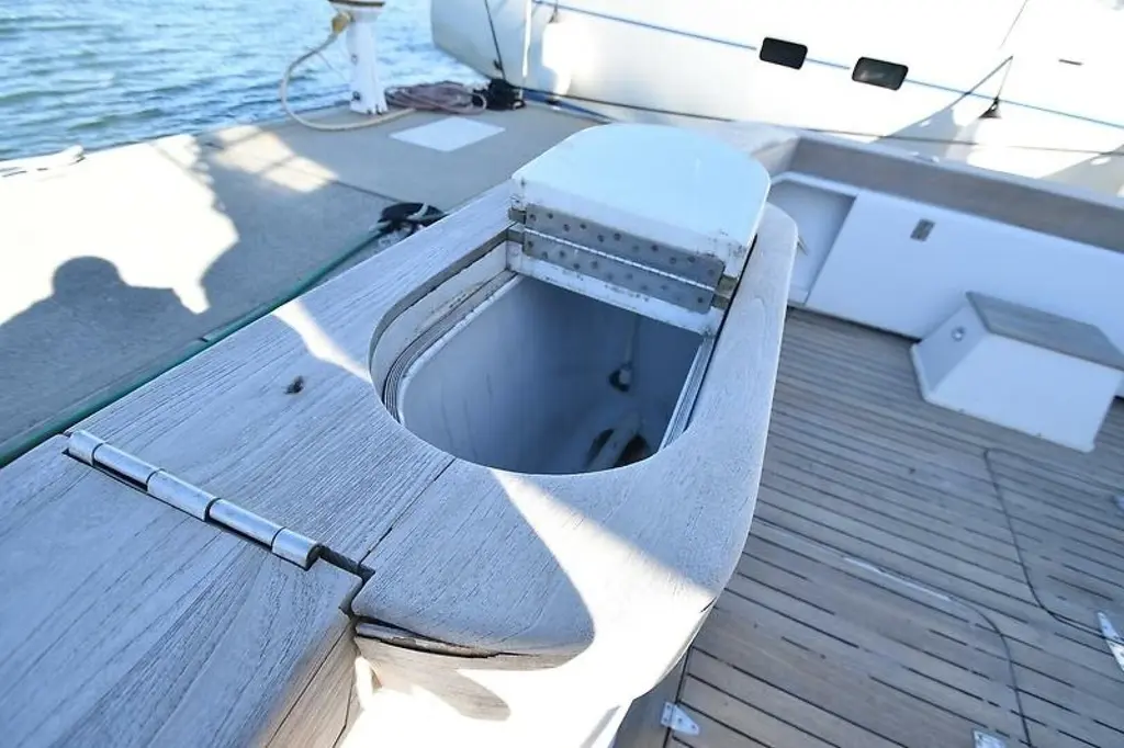 Liberty Risk 2001 Ocean Yachts 52 SUPER SPORT Yacht For Sale in Hampton VA