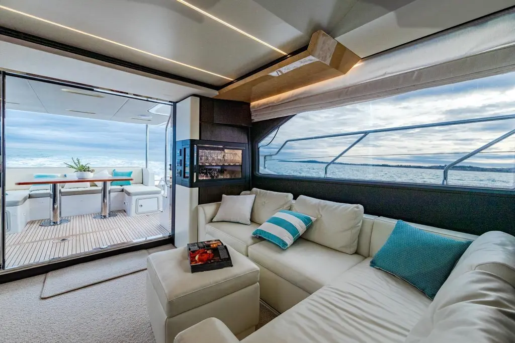 MAHALO 2019 Azimut 66 Yacht For Sale in Villeneuve-Loubet MAHALO 2019 Azimut 66 Yacht For Sale in Villeneuve-Loubet
