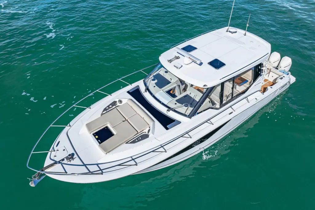 2022 Boston Whaler 405 Conquest Yacht For Sale in Sarasota FL 2022 Boston Whaler 405 Conquest Yacht For Sale in Sarasota FL