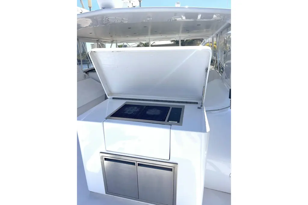 KRISTIN LEE 2001 Hatteras 75 Cockpit Motor Yacht Yacht For Sale in Fort Lauderdale FL KRISTIN LEE 2001 Hatteras 75 Cockpit Motor Yacht Yacht For Sale in Fort Lauderdale FL