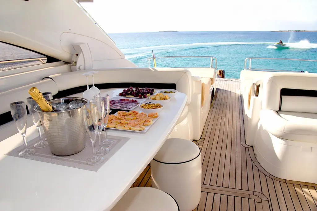 2001 Princess V65 Yacht For Sale in Torrevieja ES-A 2001 Princess V65 Yacht For Sale in Torrevieja ES-A