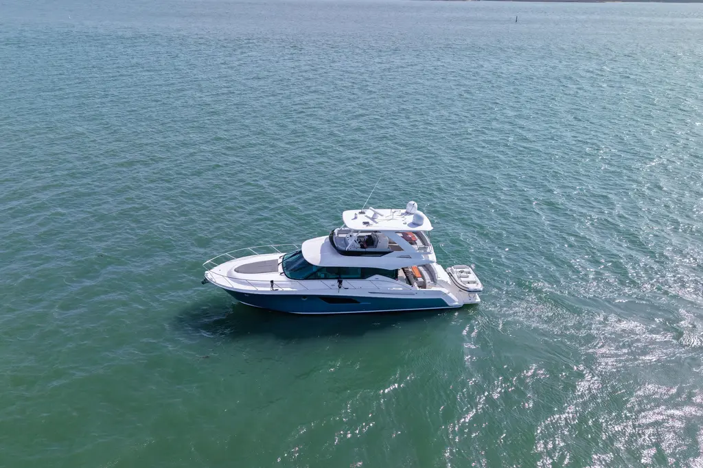 Mi Dia 2019 Tiara Yachts F53 Flybridge Yacht For Sale in Hilton Head Island SC Mi Dia 2019 Tiara Yachts F53 Flybridge Yacht For Sale in Hilton Head Island SC