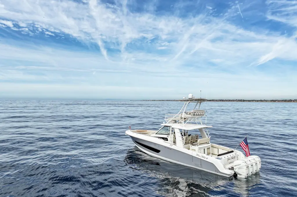 Fan Tail III 2018 Boston Whaler 420 Outrage Yacht For Sale in Newport Beach CA Fan Tail III 2018 Boston Whaler 420 Outrage Yacht For Sale in Newport Beach CA