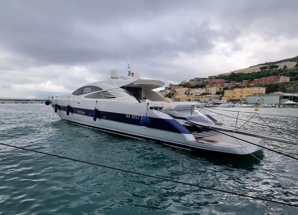 2005 Pershing 76 Yacht For Sale in Olbia IT-SS 2005 Pershing 76 Yacht For Sale in Olbia IT-SS