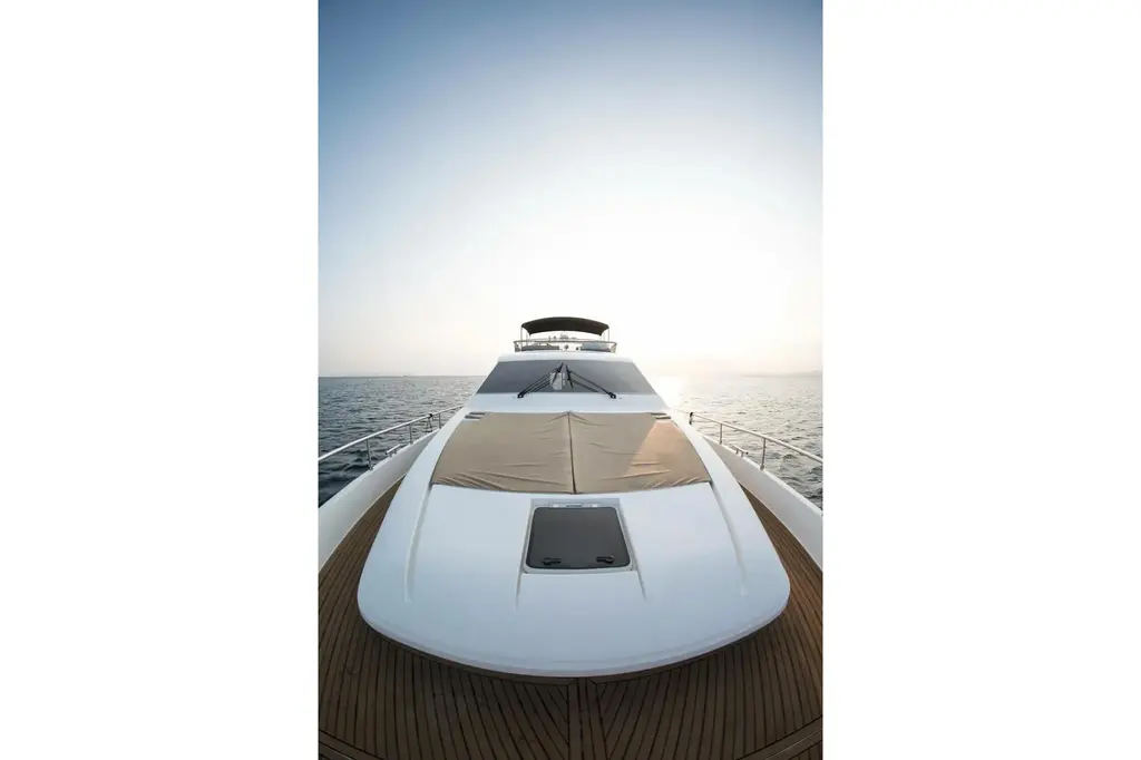 HASARD 2002 Ferretti Yachts 720 Yacht For Sale in Athens HASARD 2002 Ferretti Yachts 720 Yacht For Sale in Athens