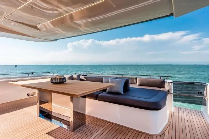 2017 Ferretti Yachts 850 Yacht For Sale in Naples IT-NA 2017 Ferretti Yachts 850 Yacht For Sale in Naples IT-NA