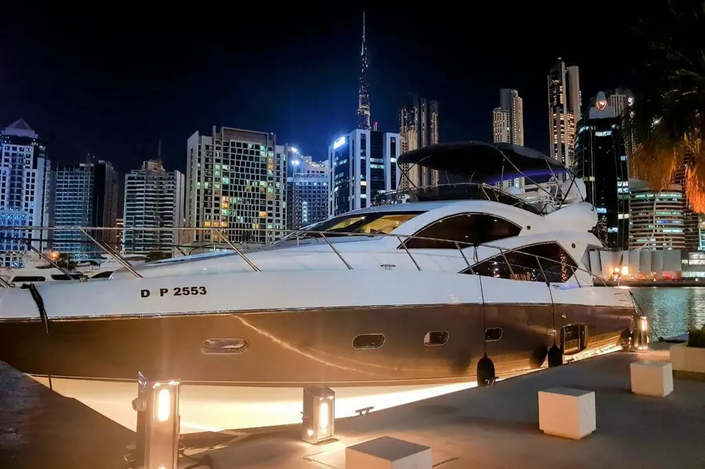 2009 Sunseeker Manhattan 60 Yacht For Sale in Dubai 2009 Sunseeker Manhattan 60 Yacht For Sale in Dubai