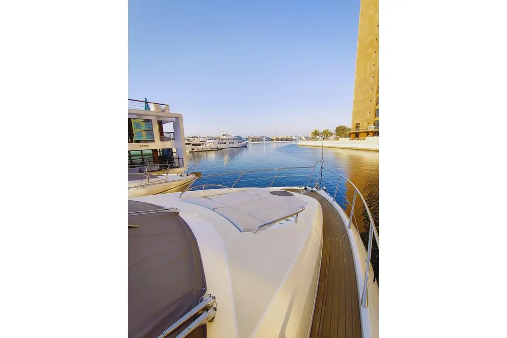 2009 Sunseeker Manhattan 60 Yacht For Sale in Dubai 2009 Sunseeker Manhattan 60 Yacht For Sale in Dubai