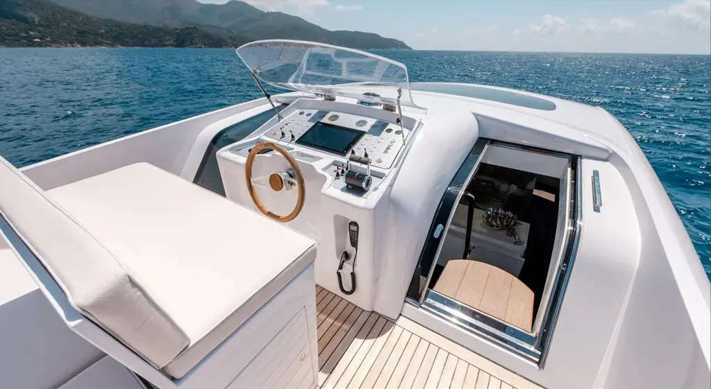  2007 Cerri Cantieri Navali Cerri 86 Flying Sport Yacht For Sale in Grosseto, Toscana 