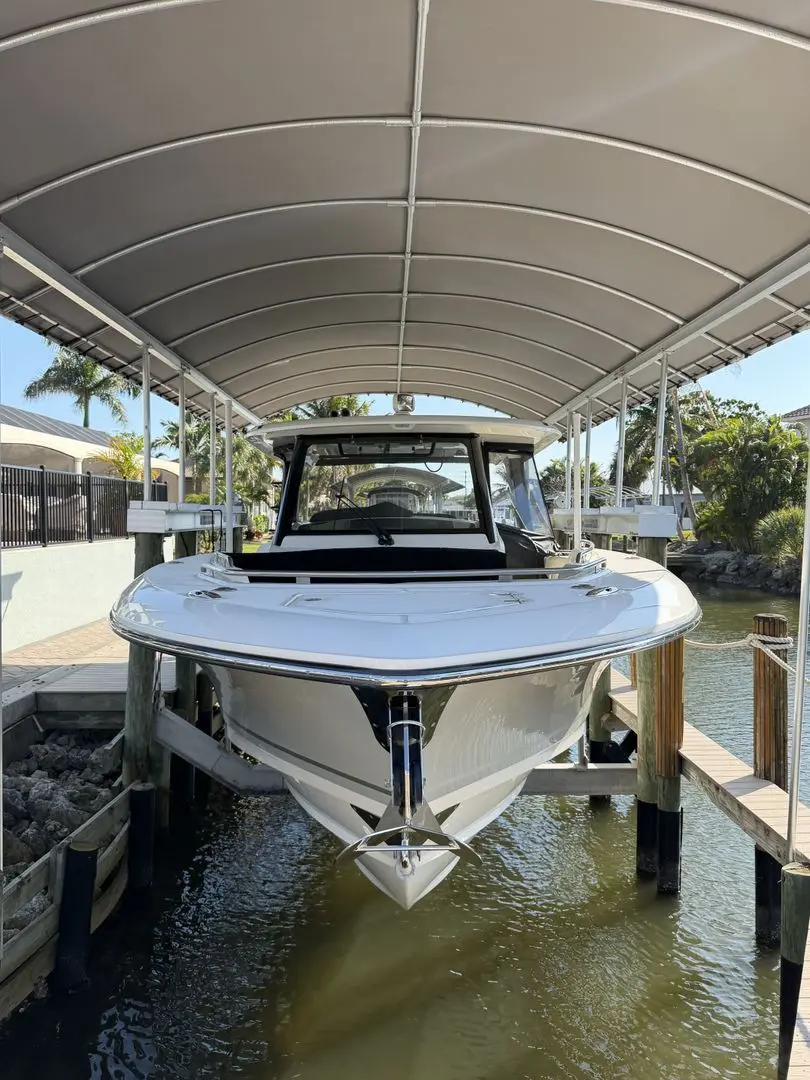 2023 Boston Whaler 350 Realm Yacht For Sale in Fort Myers FL 2023 Boston Whaler 350 Realm Yacht For Sale in Fort Myers FL