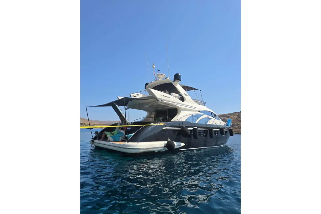 11:11 2006 Azimut Fly 50 Yacht For Sale in Athens 11:11 2006 Azimut Fly 50 Yacht For Sale in Athens