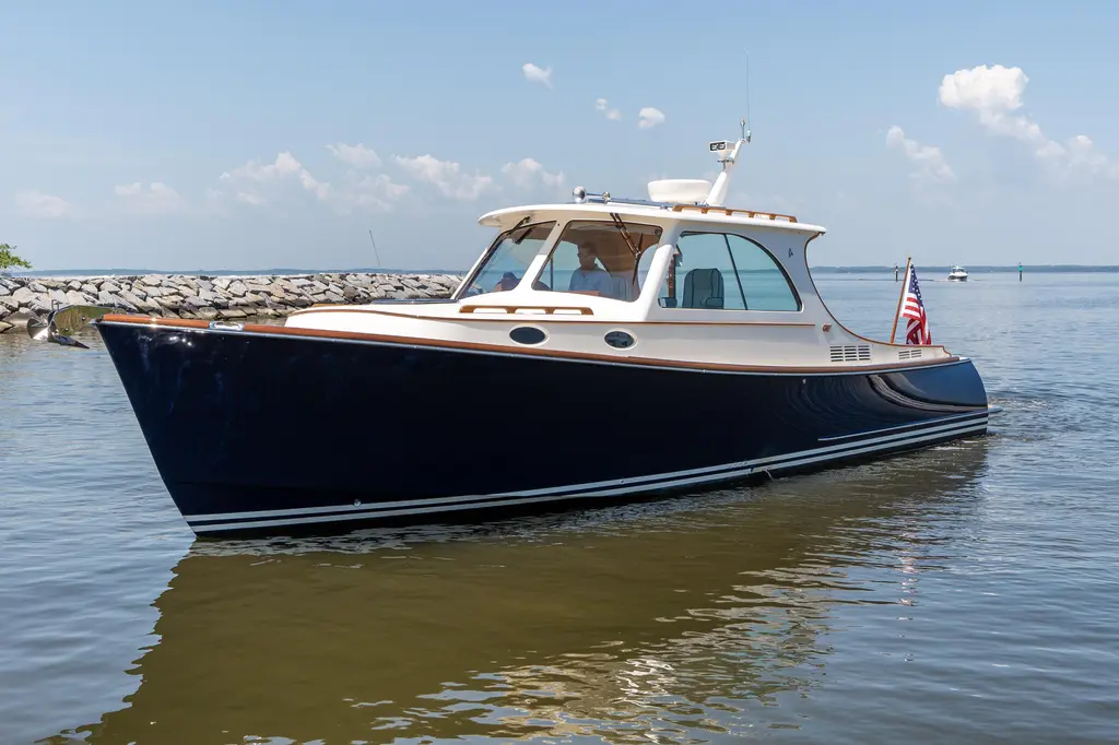 VIVERE 2015 Hinckley Picnic Boat 37 MKIII Yacht For Sale in Easton MD VIVERE 2015 Hinckley Picnic Boat 37 MKIII Yacht For Sale in Easton MD