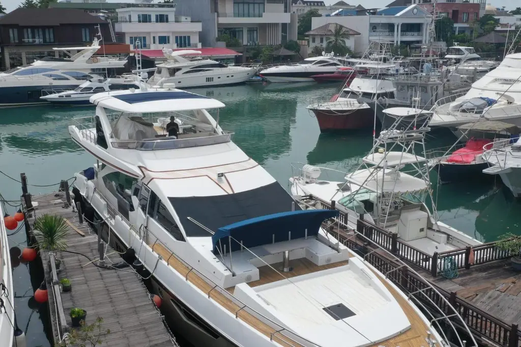 2014 Azimut 80 Yacht For Sale in Jakarta 2014 Azimut 80 Yacht For Sale in Jakarta