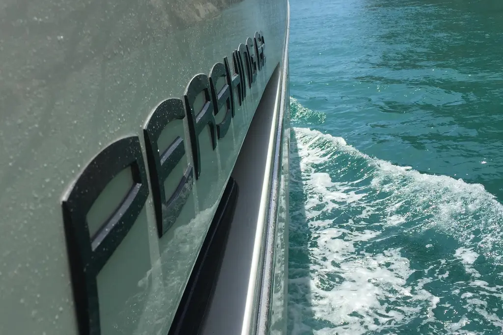UML 2007 Pershing 62 Yacht For Sale in Athens 