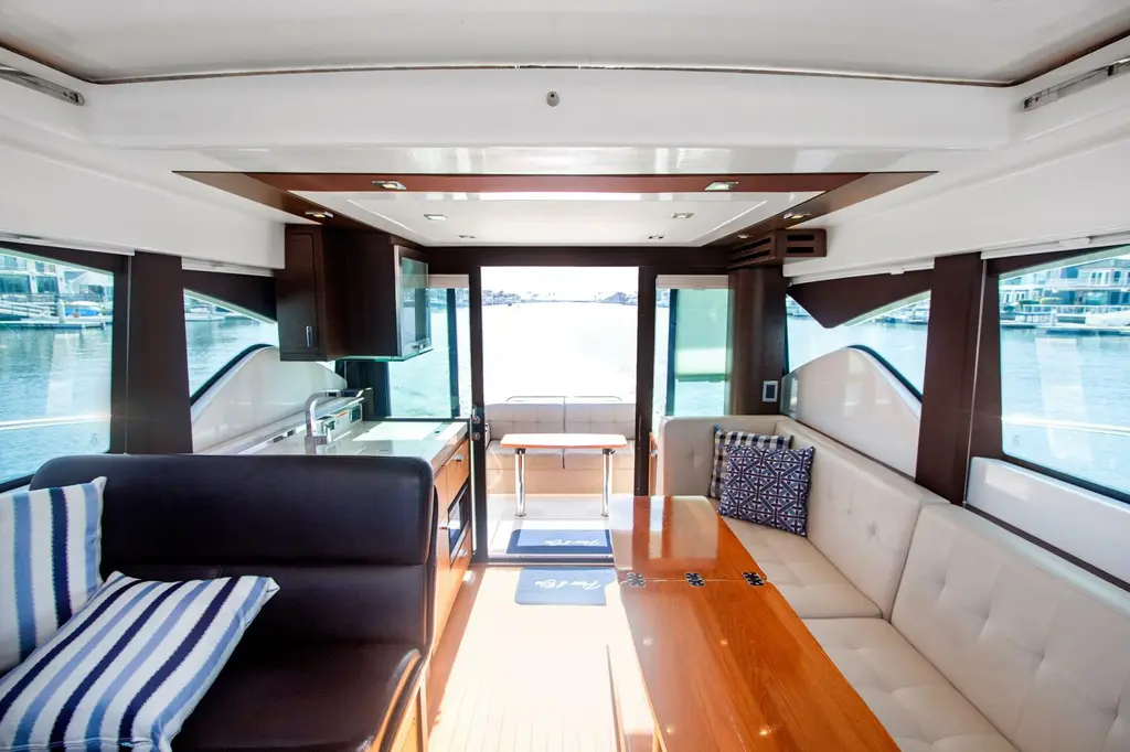 POUR IT ON 2017 Tiara Yachts 39 Coupe Yacht For Sale in Huntington Harbour CA POUR IT ON 2017 Tiara Yachts 39 Coupe Yacht For Sale in Huntington Harbour CA