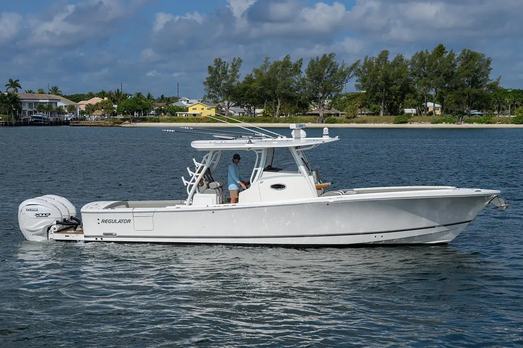 2024 Regulator 37 Yacht For Sale in Jupiter FL 2024 Regulator 37 Yacht For Sale in Jupiter FL