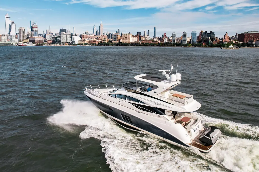 YAN GE 2018 Sea Ray L590 Fly Yacht For Sale in Fort Lauderdale FL YAN GE 2018 Sea Ray L590 Fly Yacht For Sale in Fort Lauderdale FL