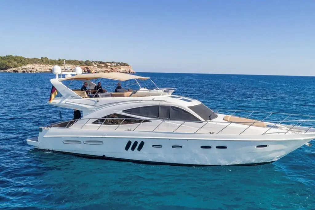 2009 Sealine T60 Yacht For Sale in Maó 2009 Sealine T60 Yacht For Sale in Maó