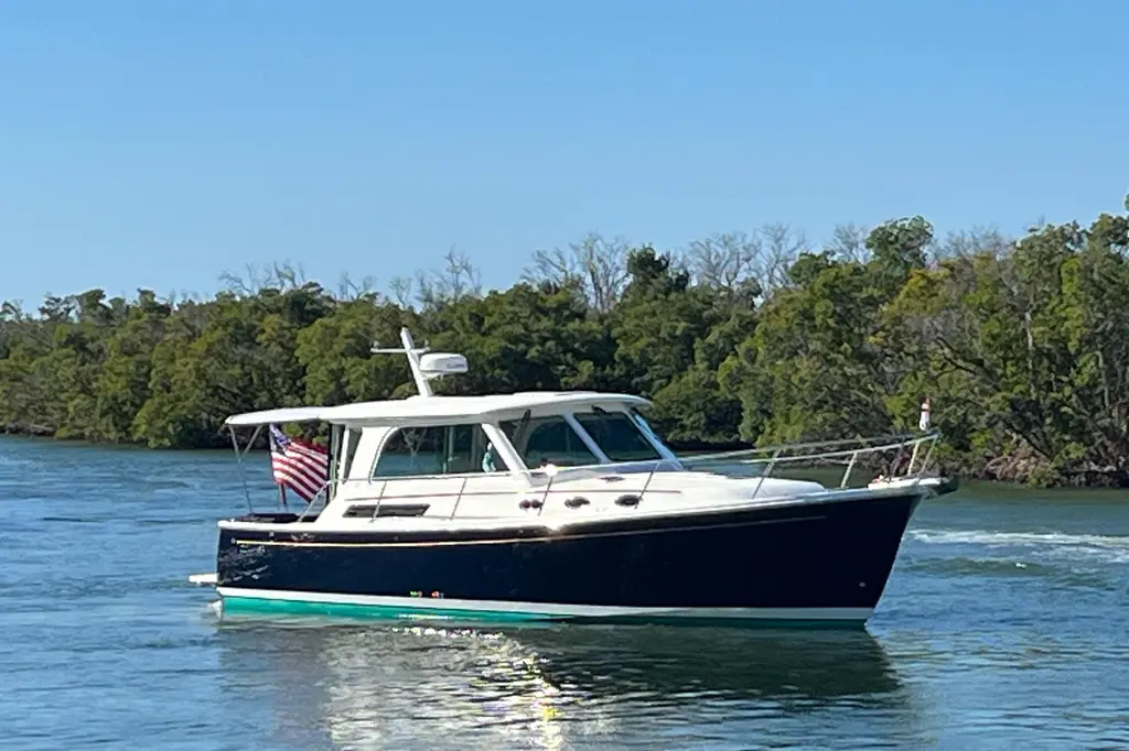 PHALAROPE 2017 Back Cove 37 Yacht For Sale in Fort Myers FL PHALAROPE 2017 Back Cove 37 Yacht For Sale in Fort Myers FL