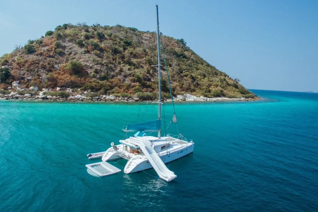 BLUE ODYSSEY 2008 Lagoon 500 Yacht For Sale in Pattaya BLUE ODYSSEY 2008 Lagoon 500 Yacht For Sale in Pattaya