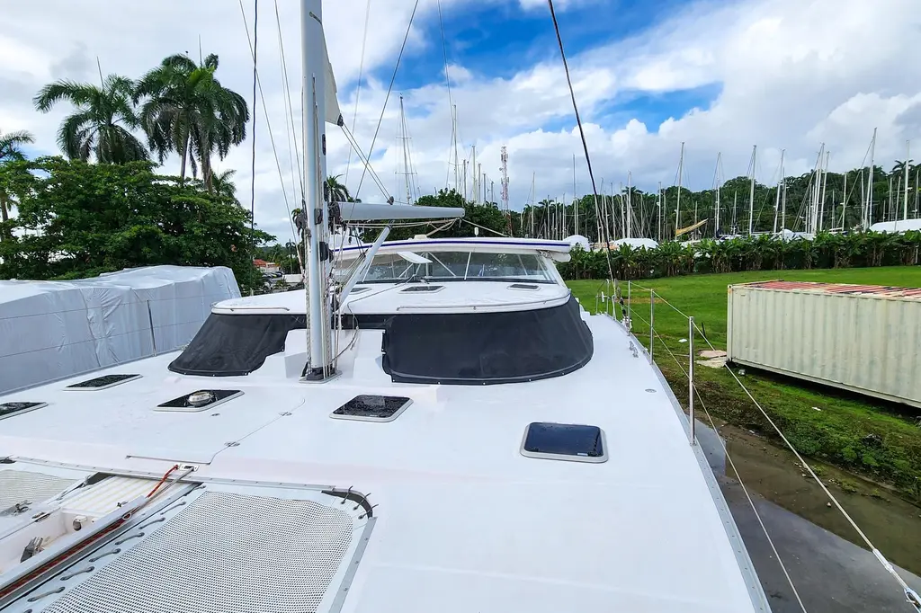 Cloud 9 2022 Antares Hybrid Yacht For Sale in Colon Cloud 9 2022 Antares Hybrid Yacht For Sale in Colon