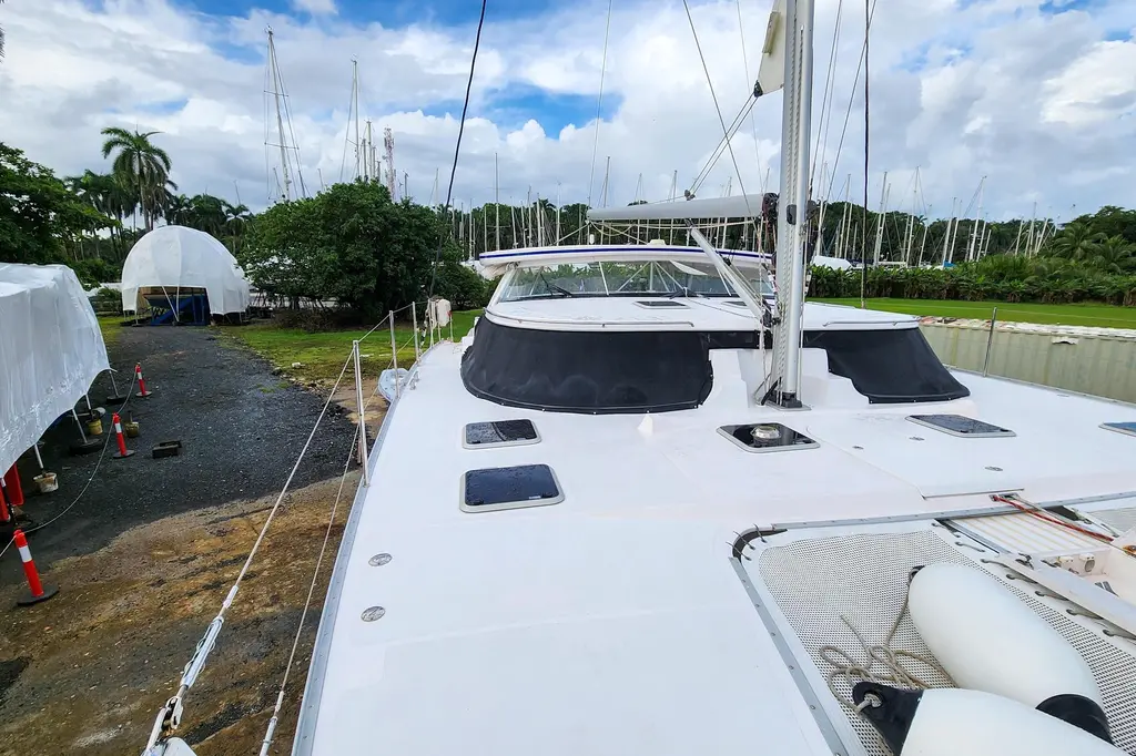 Cloud 9 2022 Antares Hybrid Yacht For Sale in Colon Cloud 9 2022 Antares Hybrid Yacht For Sale in Colon