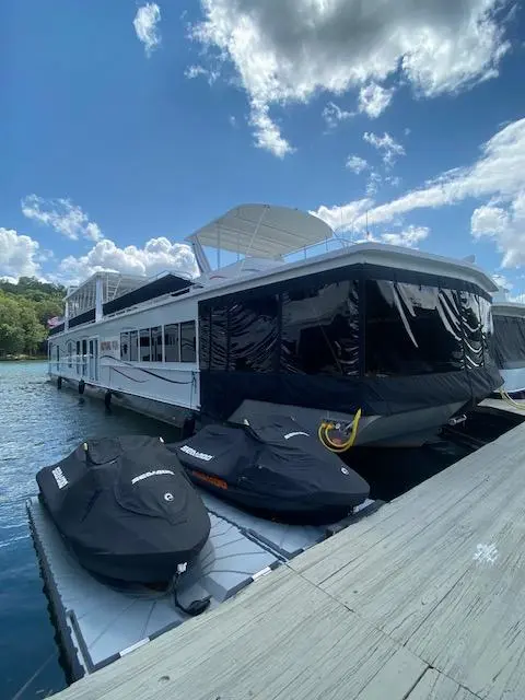  2006 Fantasy Houseboat Yacht For Sale in Monroe TN