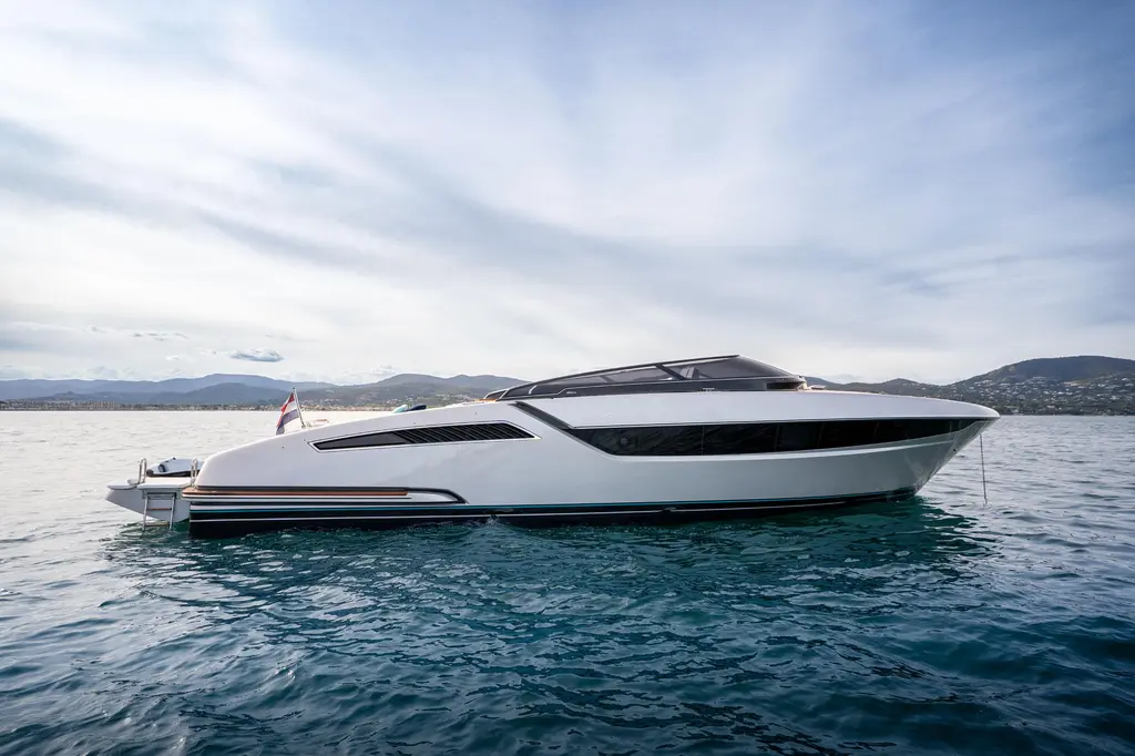2020 Riva 48' Dolceriva Yacht For Sale in Cogolin 83 2020 Riva 48' Dolceriva Yacht For Sale in Cogolin 83