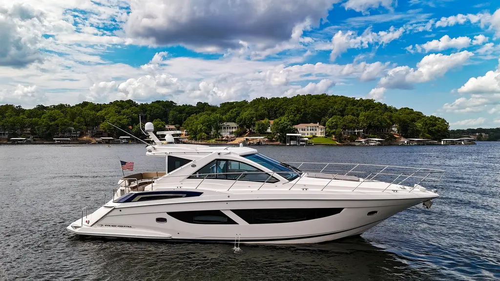 2017 Regal 53 Sport Coupe Yacht For Sale in Osage Beach MO 2017 Regal 53 Sport Coupe Yacht For Sale in Osage Beach MO