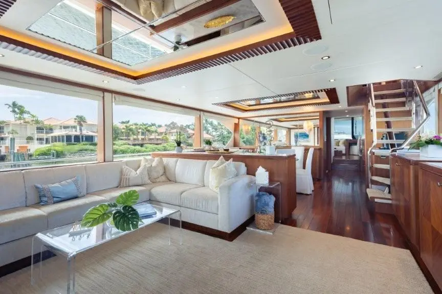 CHINDON 2017 Ocean Alexander 100 Skylounge Megayacht Yacht For Sale in North Palm Beach FL CHINDON 2017 Ocean Alexander 100 Skylounge Megayacht Yacht For Sale in North Palm Beach FL
