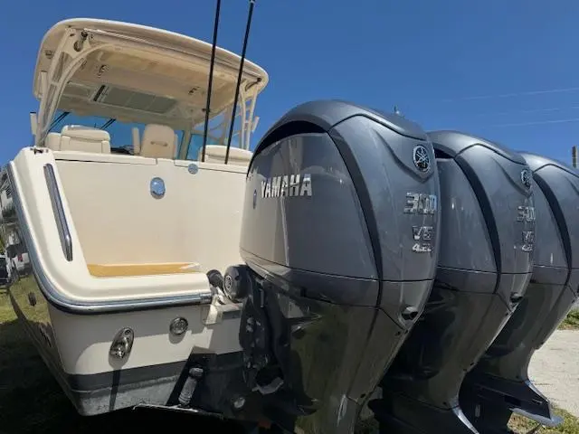 2022 Grady-White Express 370 Yacht For Sale in Pompano Beach FL 2022 Grady-White Express 370 Yacht For Sale in Pompano Beach FL