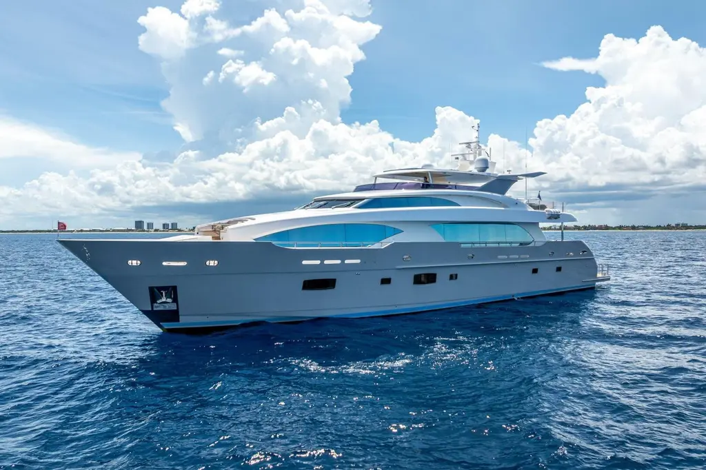 Short Story 2017 Horizon RP120 Yacht For Sale in Jupiter FL Short Story 2017 Horizon RP120 Yacht For Sale in Jupiter FL