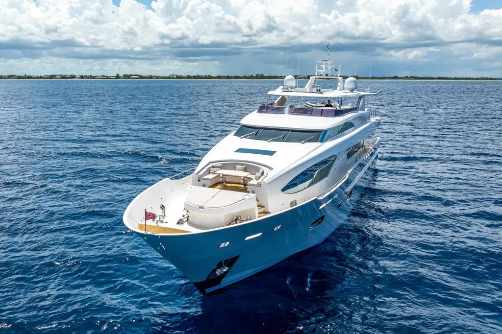 Short Story 2017 Horizon RP120 Yacht For Sale in Jupiter FL Short Story 2017 Horizon RP120 Yacht For Sale in Jupiter FL