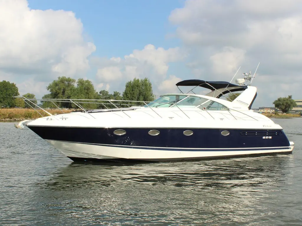 RMVCA 2004 Fairline Targa 43 Yacht For Sale in Hyères 83 RMVCA 2004 Fairline Targa 43 Yacht For Sale in Hyères 83