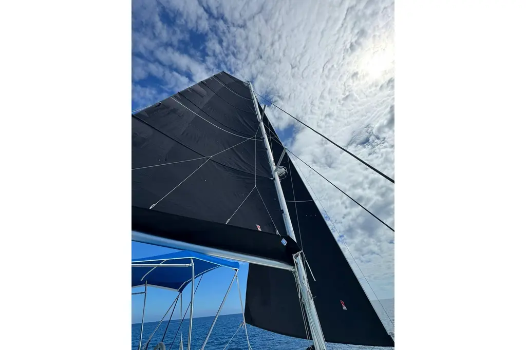 Deep Blue 2011 Lagoon 450 F Yacht For Sale in Noum&eacute;a 