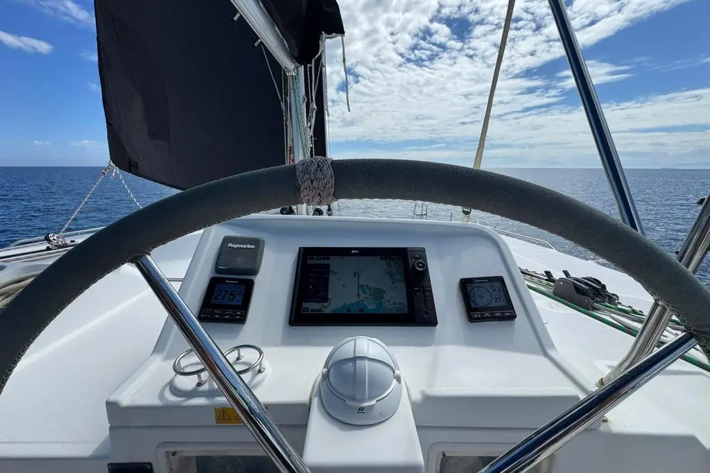 Deep Blue 2011 Lagoon 450 F Yacht For Sale in Noum&eacute;a 