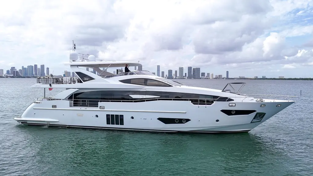  2017 Azimut Grande 30M Yacht For Sale in Miami FL