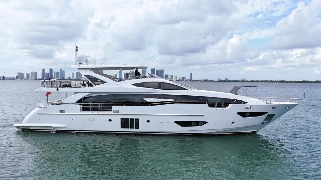  2017 Azimut Grande 30M Yacht For Sale in Miami FL