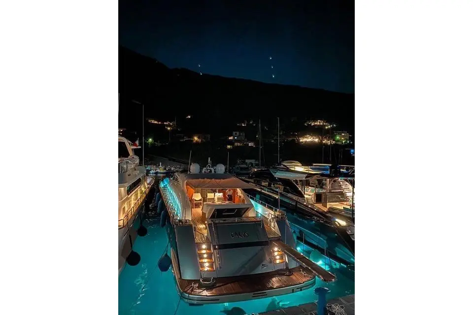EACOS 2003 Tecnomar Velvet 90 Yacht For Sale in Palermo IT-PA EACOS 2003 Tecnomar Velvet 90 Yacht For Sale in Palermo IT-PA