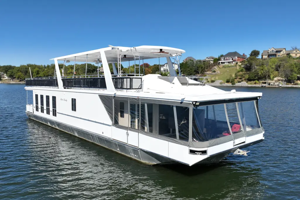 Reel Lucky 2013 Thoroughbred 80'x 18' Yacht For Sale in Knoxville TN Reel Lucky 2013 Thoroughbred 80'x 18' Yacht For Sale in Knoxville TN
