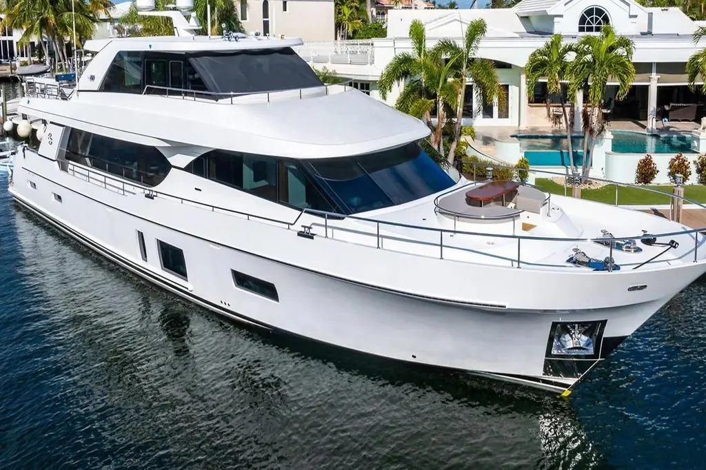 BELLA LISA 2020 Ocean Alexander 100 Skylounge Megayacht Yacht For Sale in Lighthouse Point FL BELLA LISA 2020 Ocean Alexander 100 Skylounge Megayacht Yacht For Sale in Lighthouse Point FL